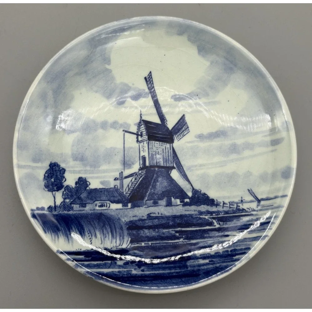 Vintage Delfts Blue Royal Wall Plates Hand Painted Set of 3 Made in Holland 5.5